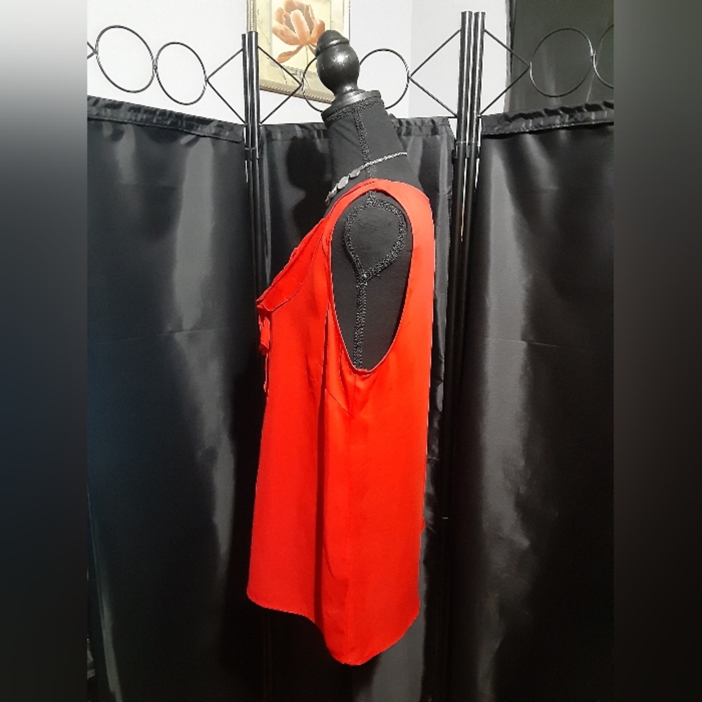 Kenneth Cole Reaction Vibrant Red Sleeveless Blouse Ruffle Accents Women's L - Picture 5 of 8